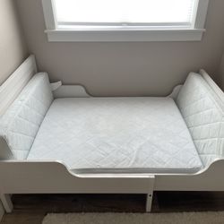 BED FRAME WITH SLATTED BED BASE WHITE-180$