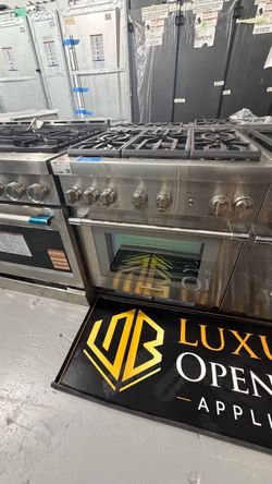 🔥 THERMADOR 30” PROFESSIONAL GAS RANGE – BRAND NEW – OPEN BOX! 🔥 💰 Retail Price: $6,599 🔥 OUR PRICE: $4,999 💵 YOU SAVE: $1,600 – 24% OFF! ✨ BRA