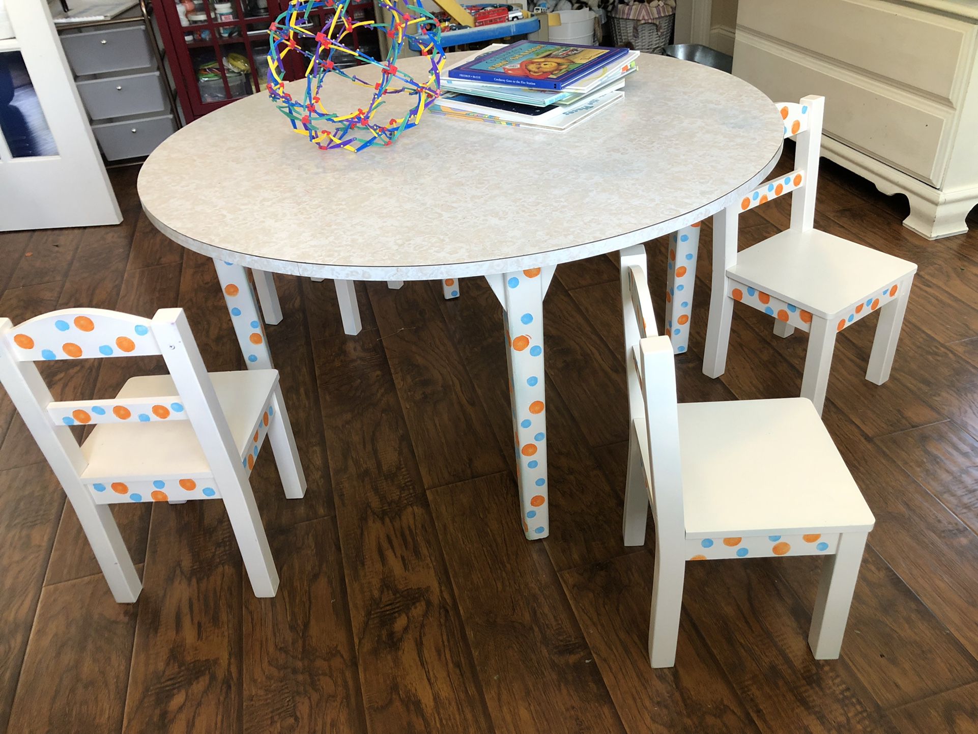 Kids Table & 4 Chairs