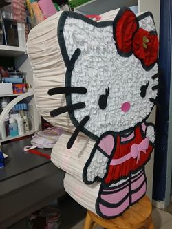 Hello Kitty PIÑATAS
