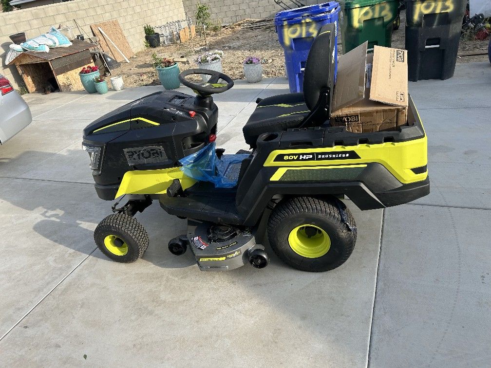 80V HP Brushless 46 in. Battery Electric Cordless Riding Lawn Tractor with (3) 80V 10Ah Batteries and Charger
by
RYOBI