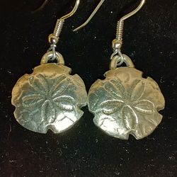 Gorgeous Sand dollar Earrings