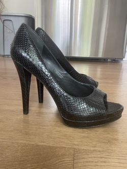 Vera Wang Lavender Shoes, Size 9