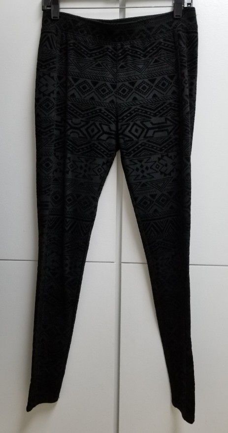 Black Pull On Pants M