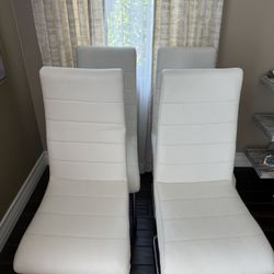10 Chairs 