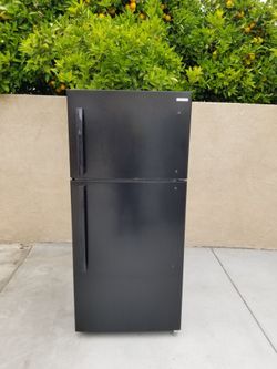 3MONTHS WARRANTY 30X30X66 INSIGNIA FRIDGE 18CUFT BLACK