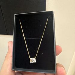 Women’s White Sapphire Necklace 
