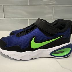 Nike Air Max Nova Sneaker