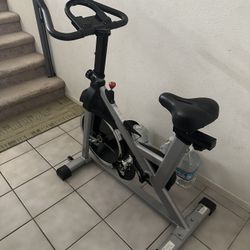 Indoor Cycling Bike/Magnetic Stationary Bike with Ipad Mount