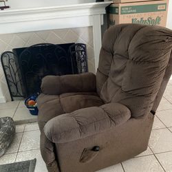 Brown Recliner Chair – Comfortable & Cozy