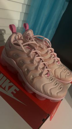 Women’s 7.5 Nike Vapor Max Plus Pink Foam 