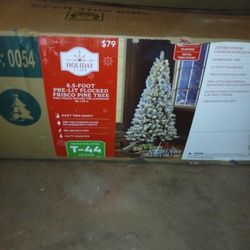 6.5 Flocked Christmas Tree 