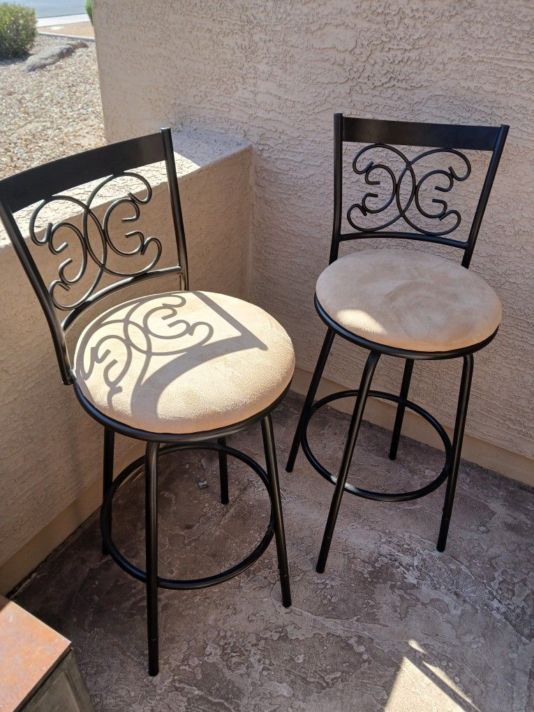 Legacy Scroll Bar Stools