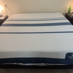 Serta IComfort Mattress King  And Adjustable Base King 