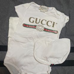 Gucci Baby Girls Shortie Gift Set