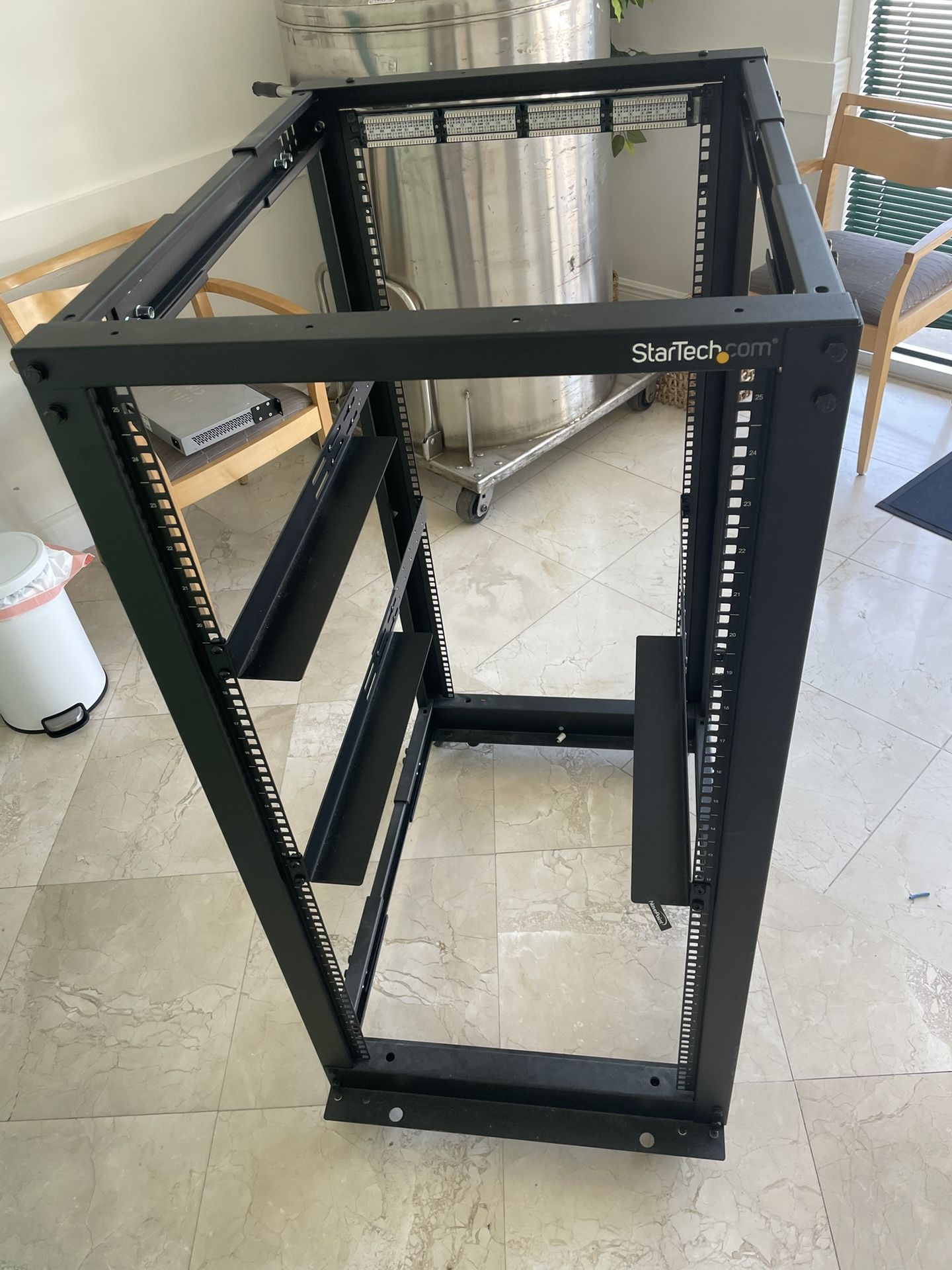 StarTech 25U Adjustable 4-Post Server Rack – Complete & Barely Used