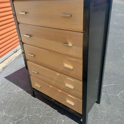 🔥Retro  Modern Two-Tone Palliser Chest 👌 Style Meets Function! 🔥