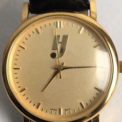 GOLD TONE BLACK LEATHER WRIST WATCH ESTATE FIND JEWELRY VINTAGE TO FASHION  EXCELLENT CONDITION  NEED NEW BATTERY. 