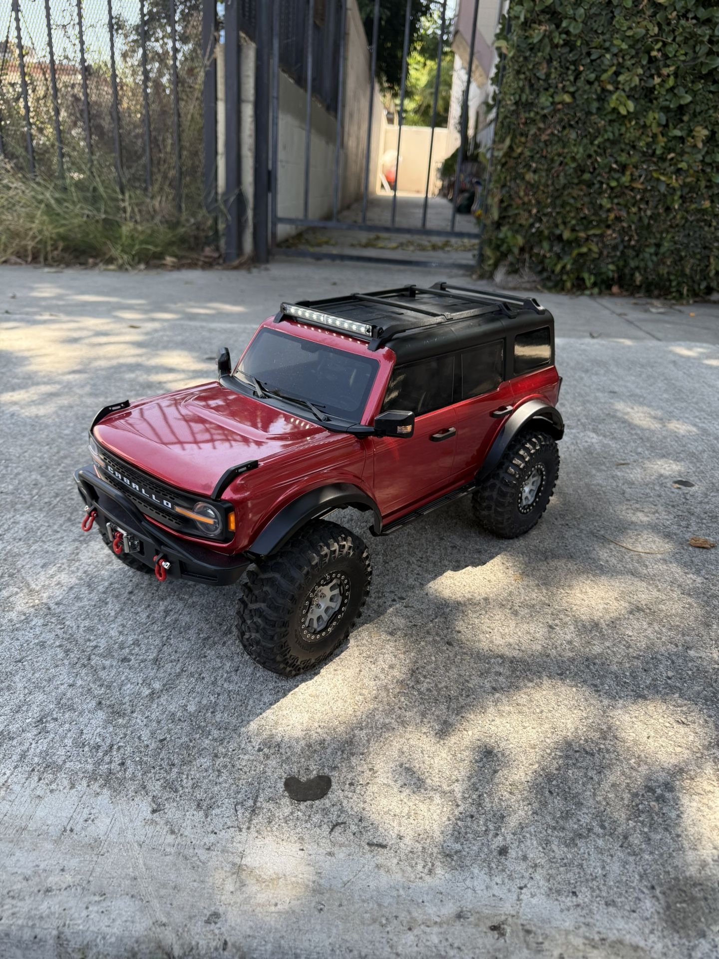 Bronco Rc Crawler 1.10 Scale Used Couple Of Times With Working Lights And With A Working Winch Comes With Battery Charger And Box