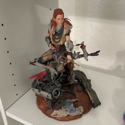 Horizon Statue