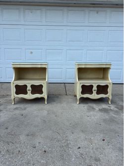 ‼️John M. Smyth Company NIGHTSTANDS WITH GLASS TOPS‼️FOR SALE 200$ OR BEST OFFER🚚DELIVERY AVAILABLE🚚