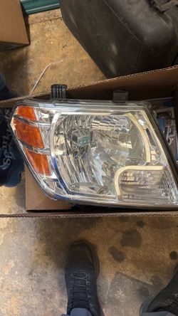 Nissan frontier Headlight Nissan frontier Headlight