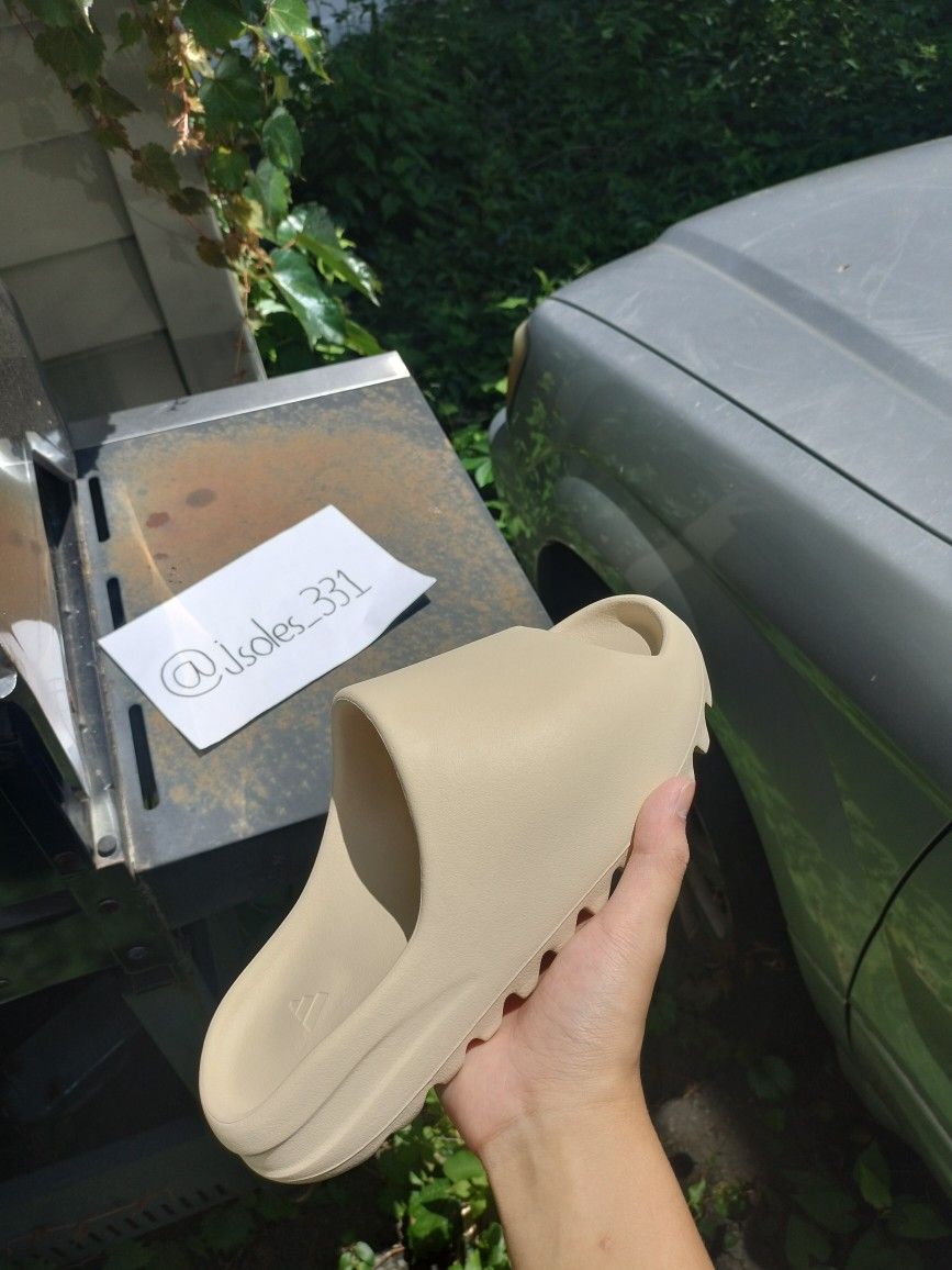 Yeezy Slide Bone