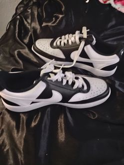 Nike Low-Top Sneakers Black and White