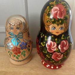 2 Russian Nesting Dolls