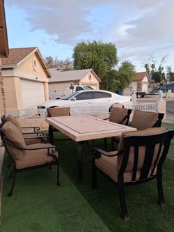 Nice Patio Furniture Good Condition