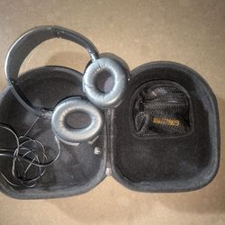 JVC noise-cancelling headsets (model HA-NC250)