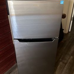 Mini size refrigerator and freezer
