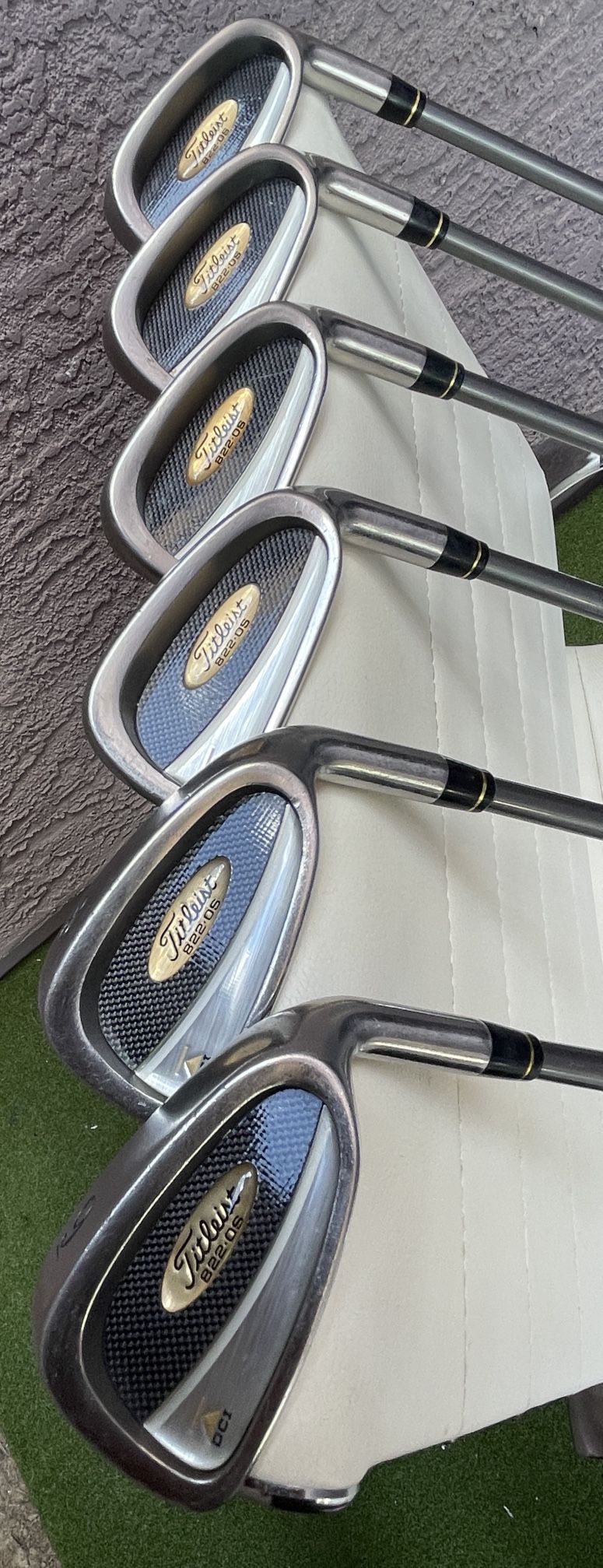 Titleist DCI 822•OS Iron Set 4-9 w Ultralight 75 S-Flex and GolfPride Tour Wrap Jumbo Grips (Stand Bag Included)