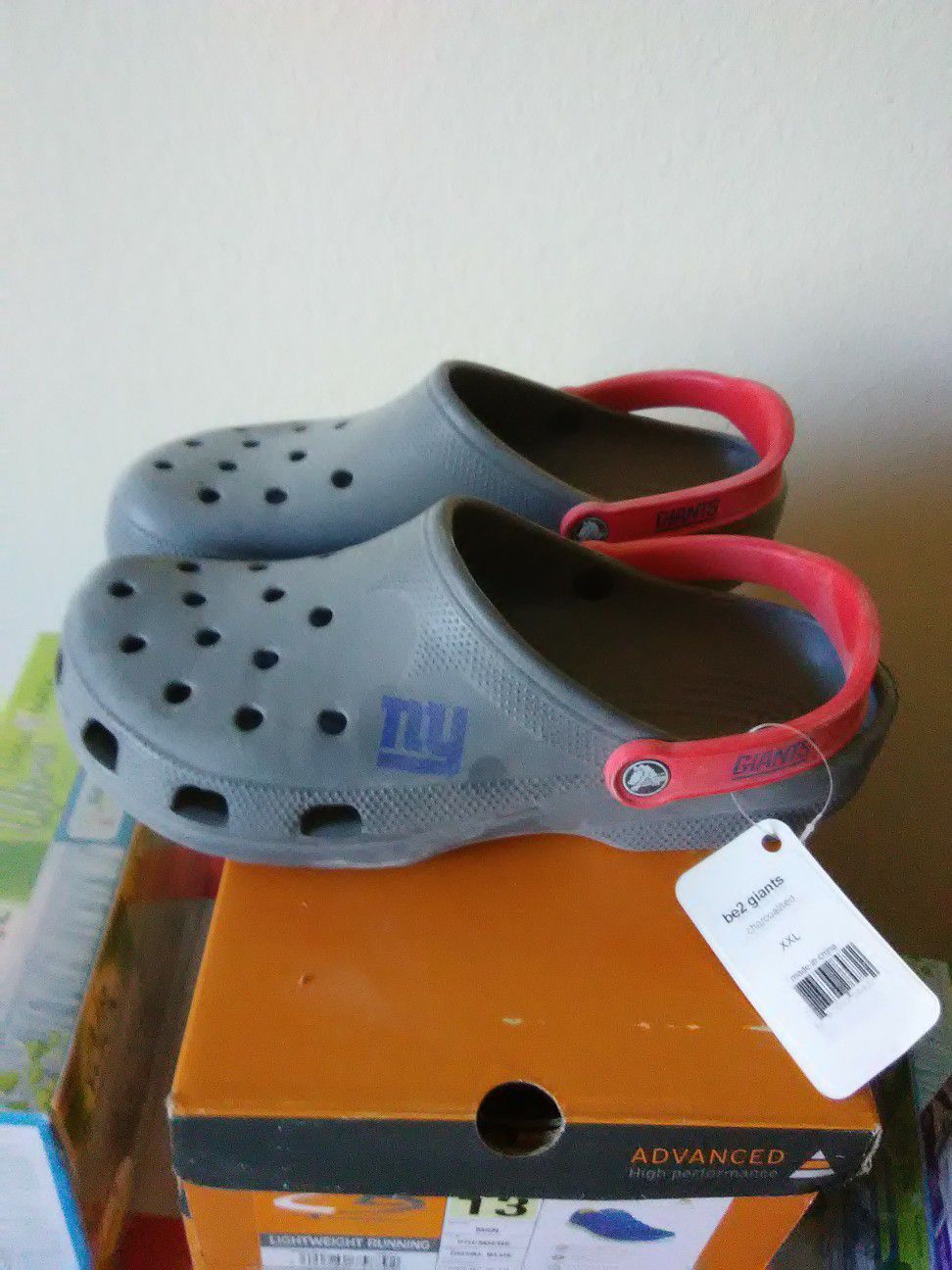 Crocs new York nfl size xxl for Sale in CA - OfferUp