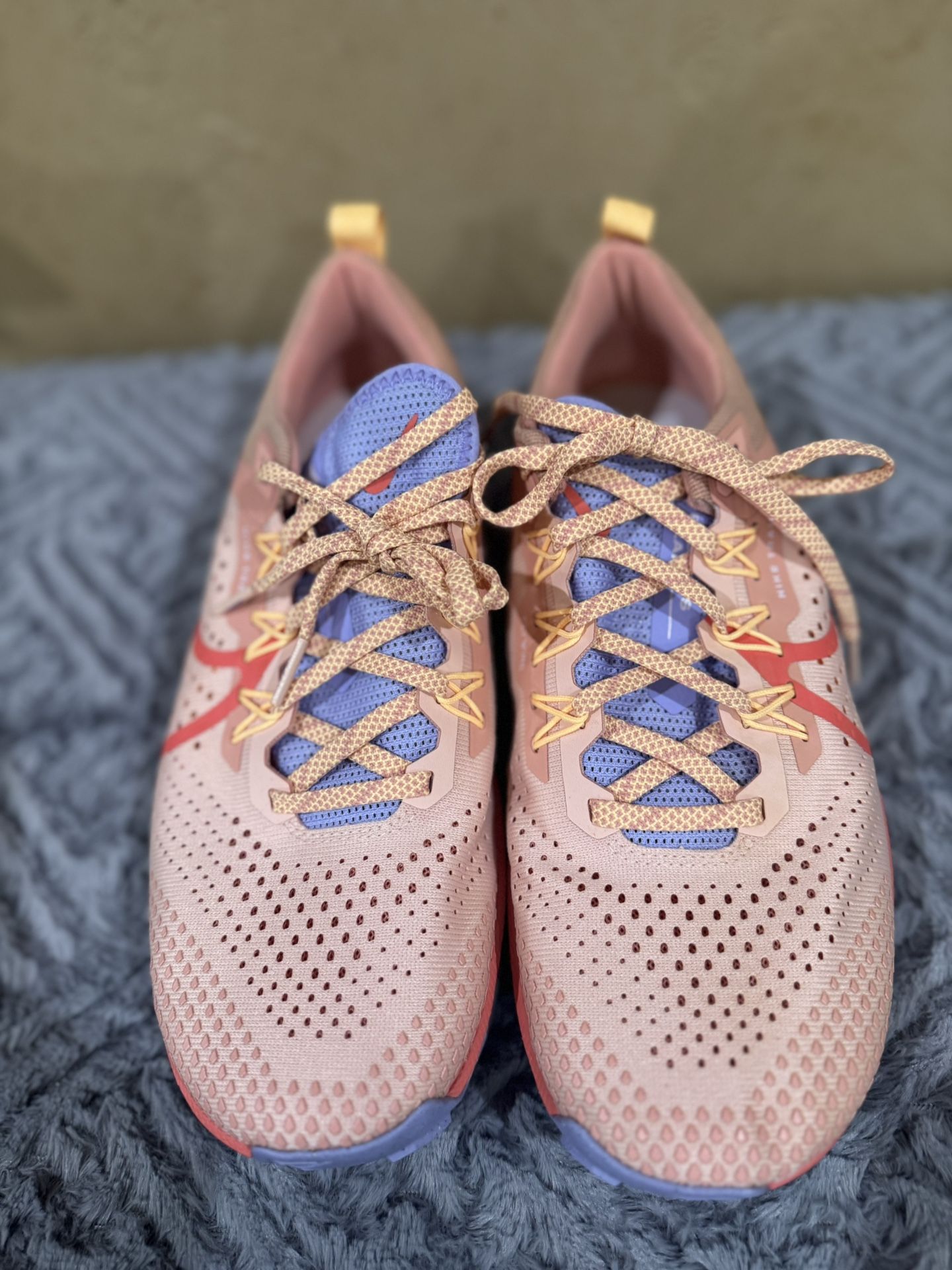 Nike Pegasus Trail 4 Women's Size 9 Arctic Orange Athletic Shoes
