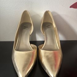 HEELS SIZE 8 