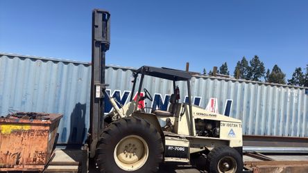 Yard forklift