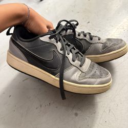 Nike Court Borough Low 2