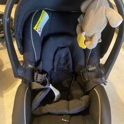 Graco SnugRide SnugLock LX Car Seat featuring TrueShield Technology 