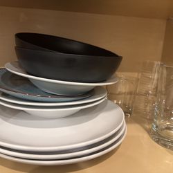 🍽️ Full Set of Plates, Bowls & Glasses – All for $10!