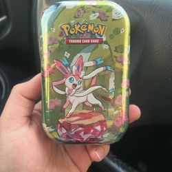 Pokemon Prismatic mini Tin