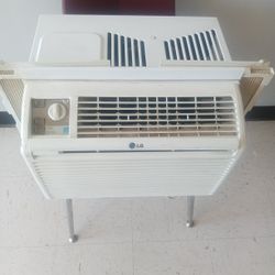 LG Air Conditioner 