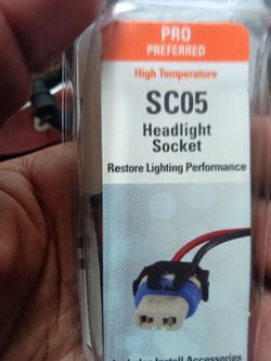 Headlight socket