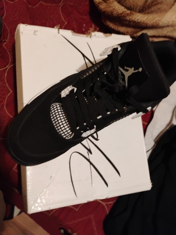 Jordan 4s