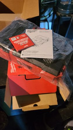 milwaukee packout 1400 lumen light 2356-20