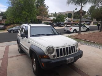Jeep Liberty SUV White