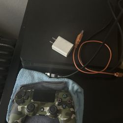 PS4 1tb With 2 Controllers 