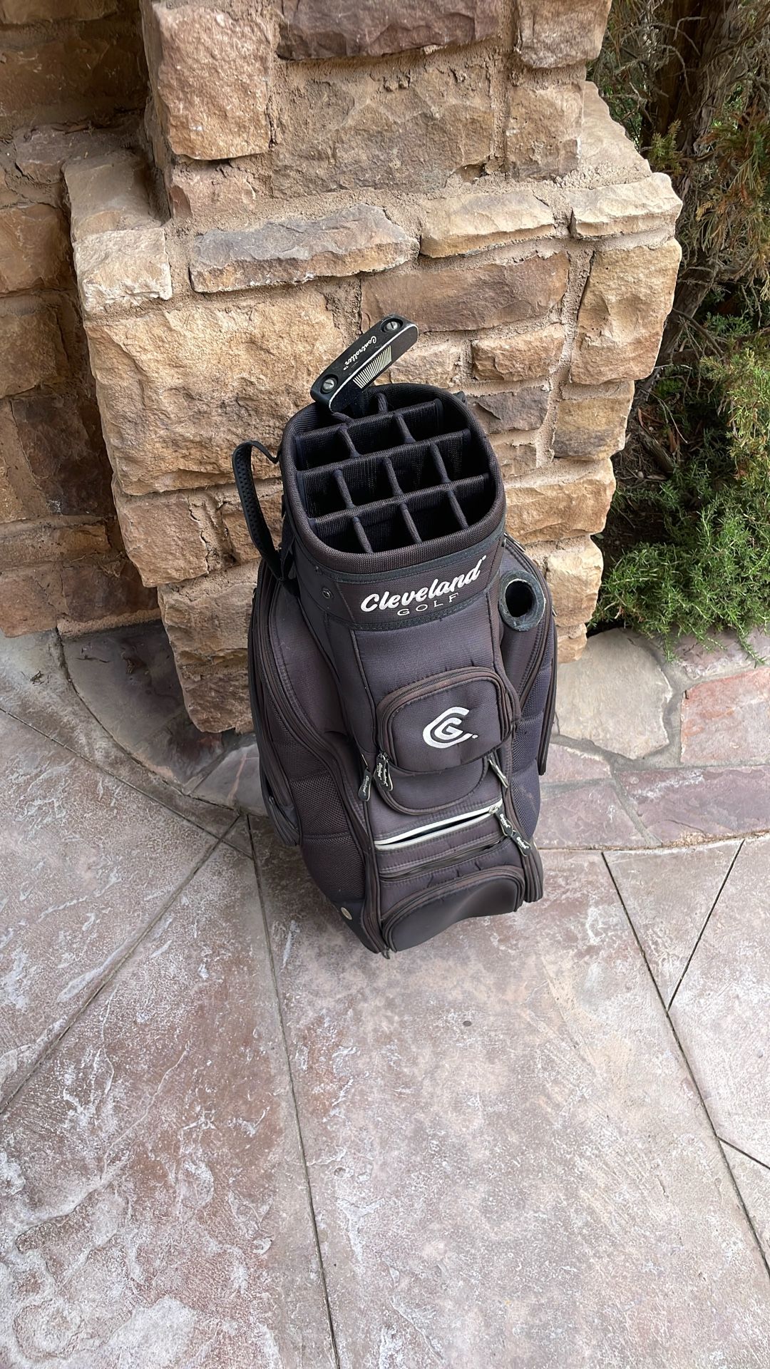 Cleveland Golf bag And Putter