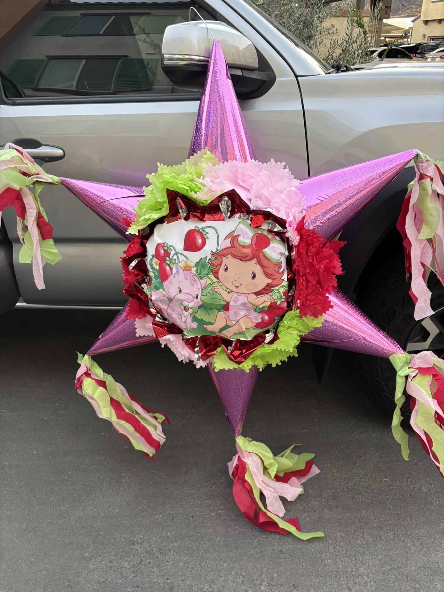 Strawberry shortcake Piñata