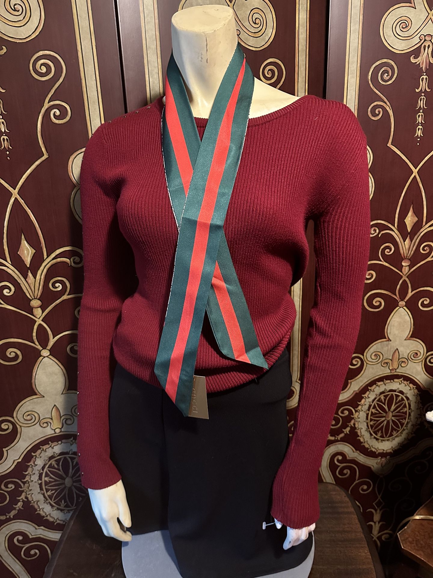 Classic Gucci red/Green Silk Stripe Truly Scarf As New 